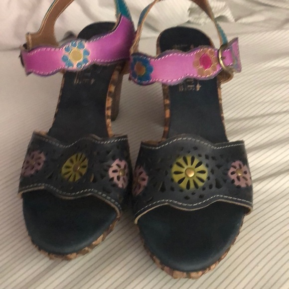 Heels - Picture 1 of 3